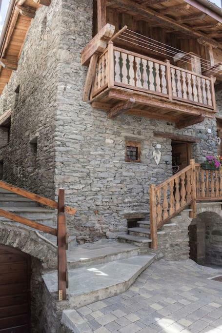 Vecchio Fienile Appartement Aosta Buitenkant foto