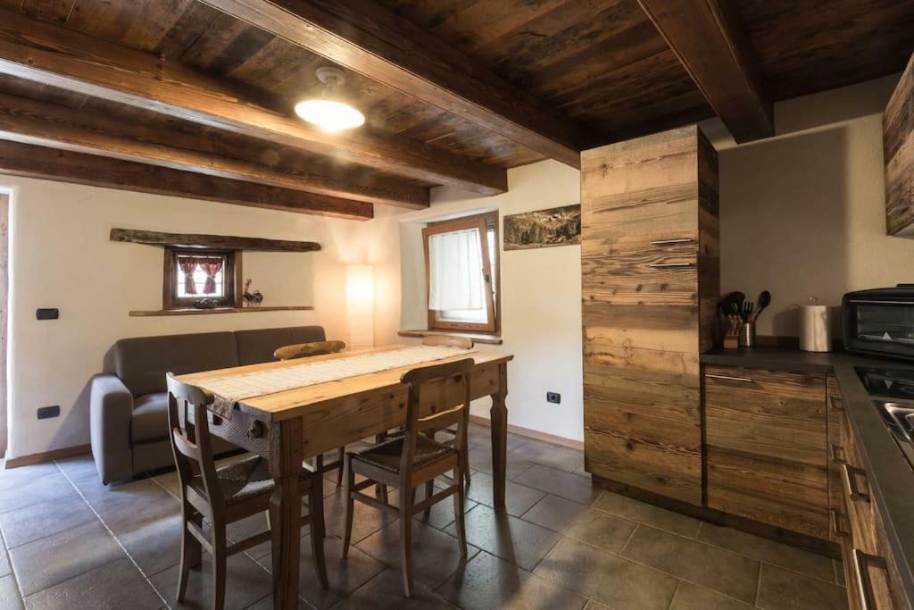 Vecchio Fienile Appartement Aosta Buitenkant foto