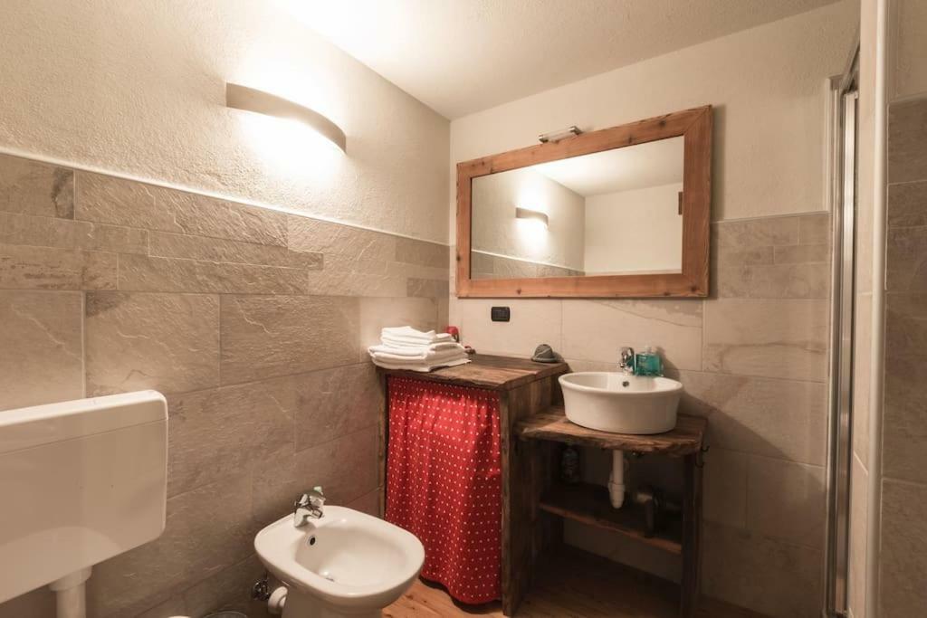 Vecchio Fienile Appartement Aosta Buitenkant foto