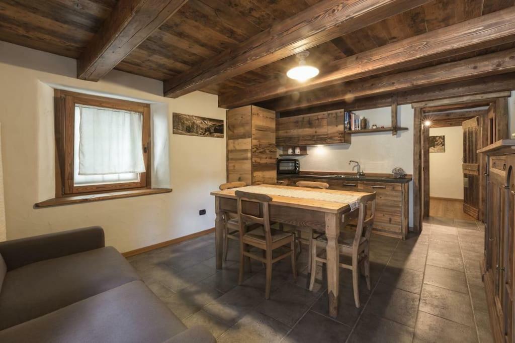 Vecchio Fienile Appartement Aosta Buitenkant foto